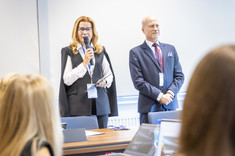 Od lewej: prof. PRz B. Zatwarnicka-Madura, prof. J. Sęp, 