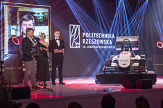 Projekt z licencją na wygrywanie