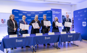 Sygnatariusze umowy,