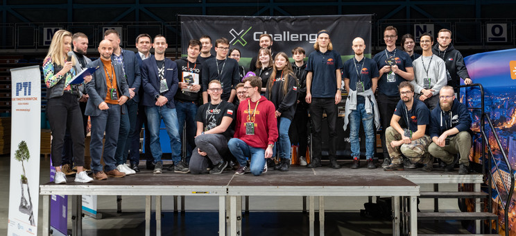 Laureaci Międzynarodowych Zawodów Robotów XChallenge 2022,